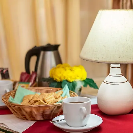 Shine Hotel 3*
