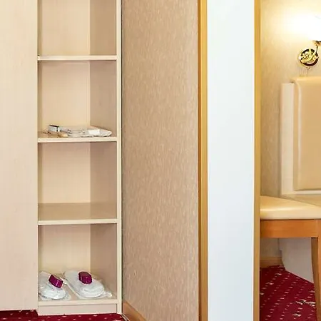 Shine Hotel 3*