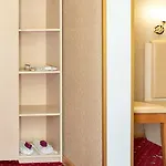 Shine Hotel 3*